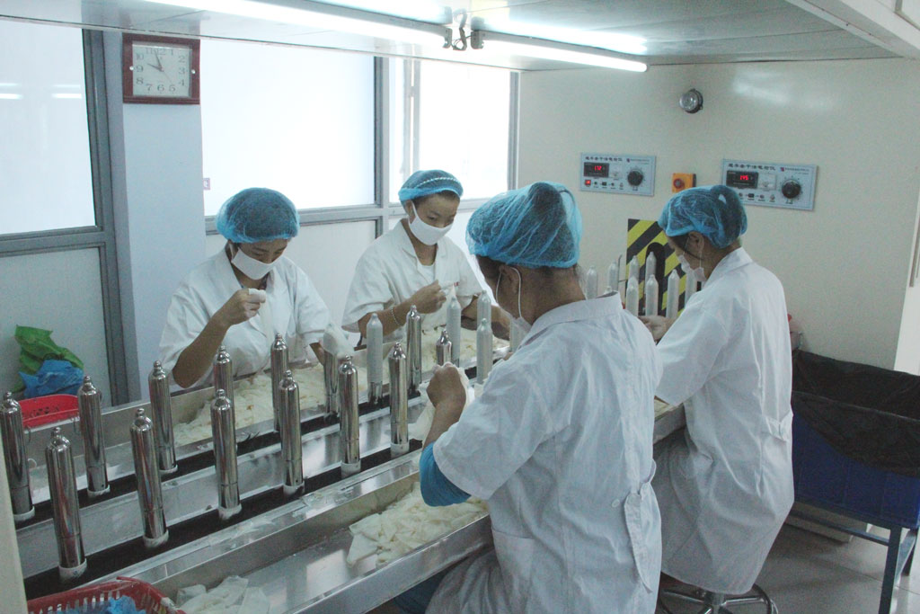 Chinese Condom Factory: Manufacturing Safe Sex with Latex